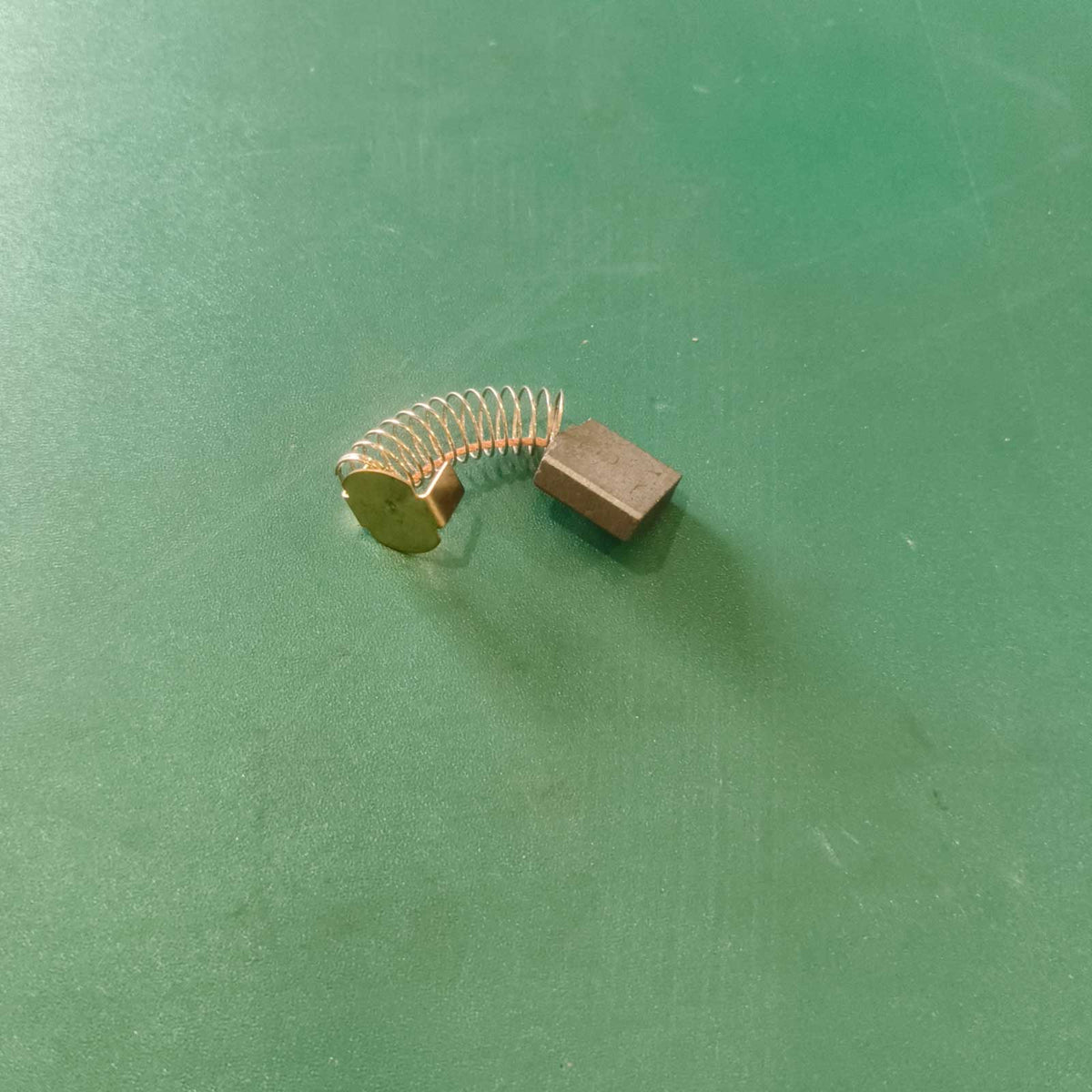 Pair of Carbon Brush 5x16x17mm with Spring Lead, 2 pcs of Carbon Brush