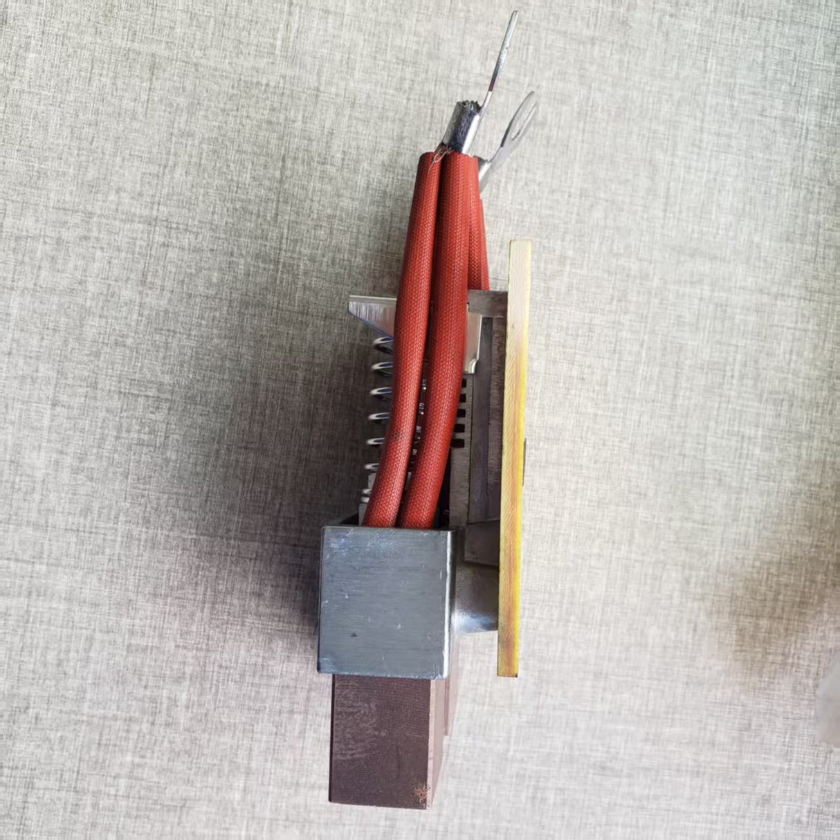 Copper Carbon Brush for Welding Turn Table, Double Brushes