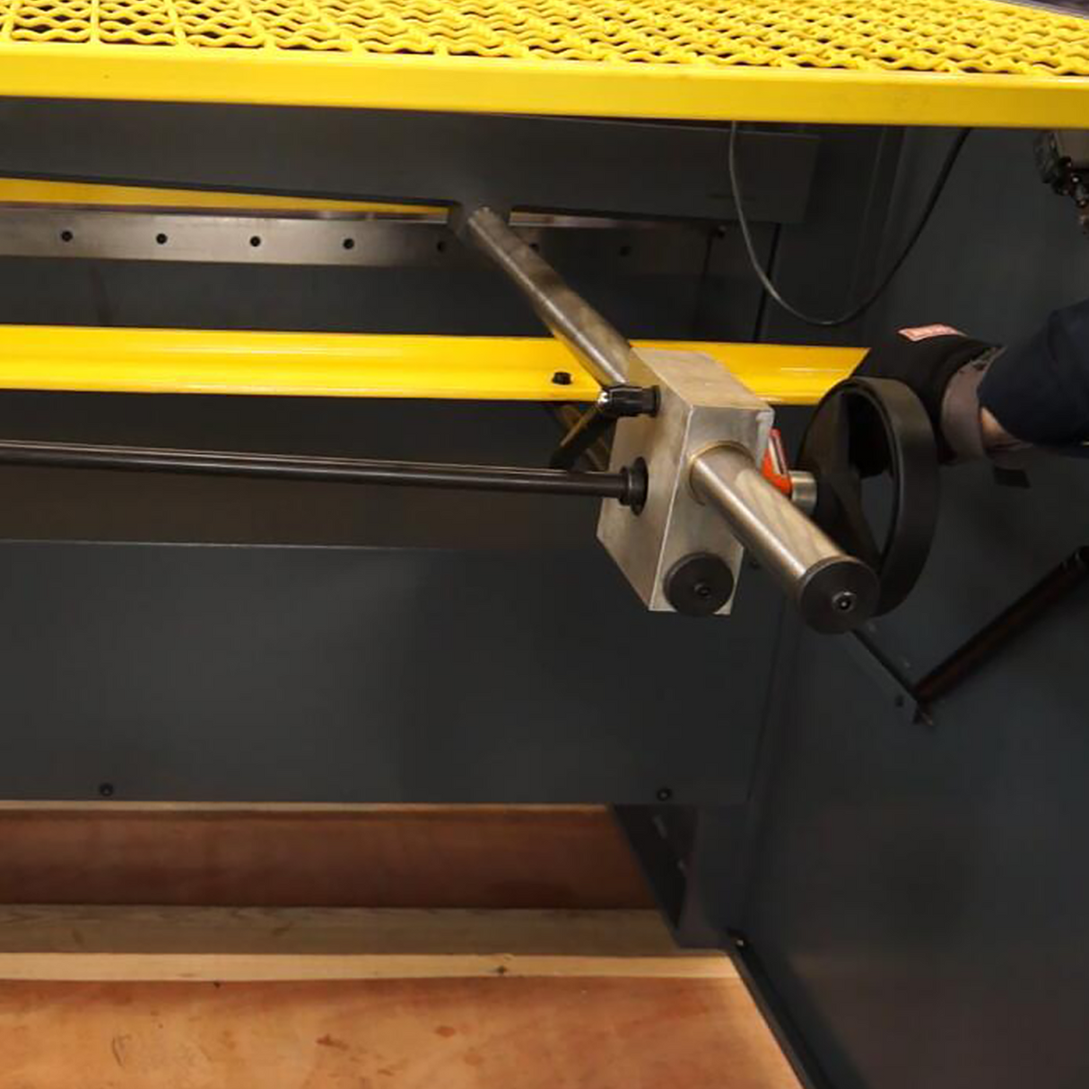 KANG INDUSTRIAL Q11-4911 Eectric Sheet Metal Shearing Machine, Guillotine Shear for 3*1250mm Sheet Metal Plate